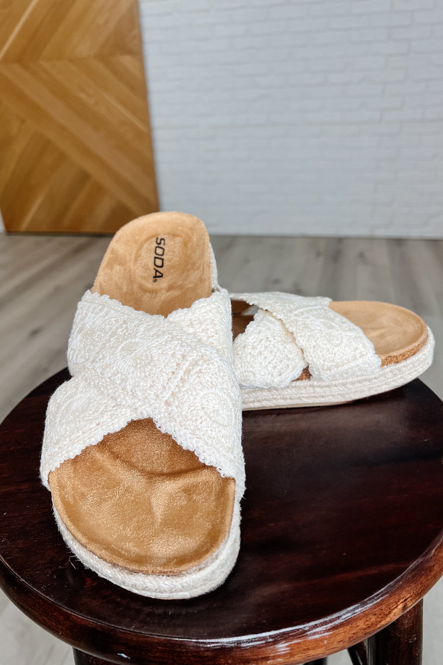 Shoreline Stride Sandals in Sadina Beige